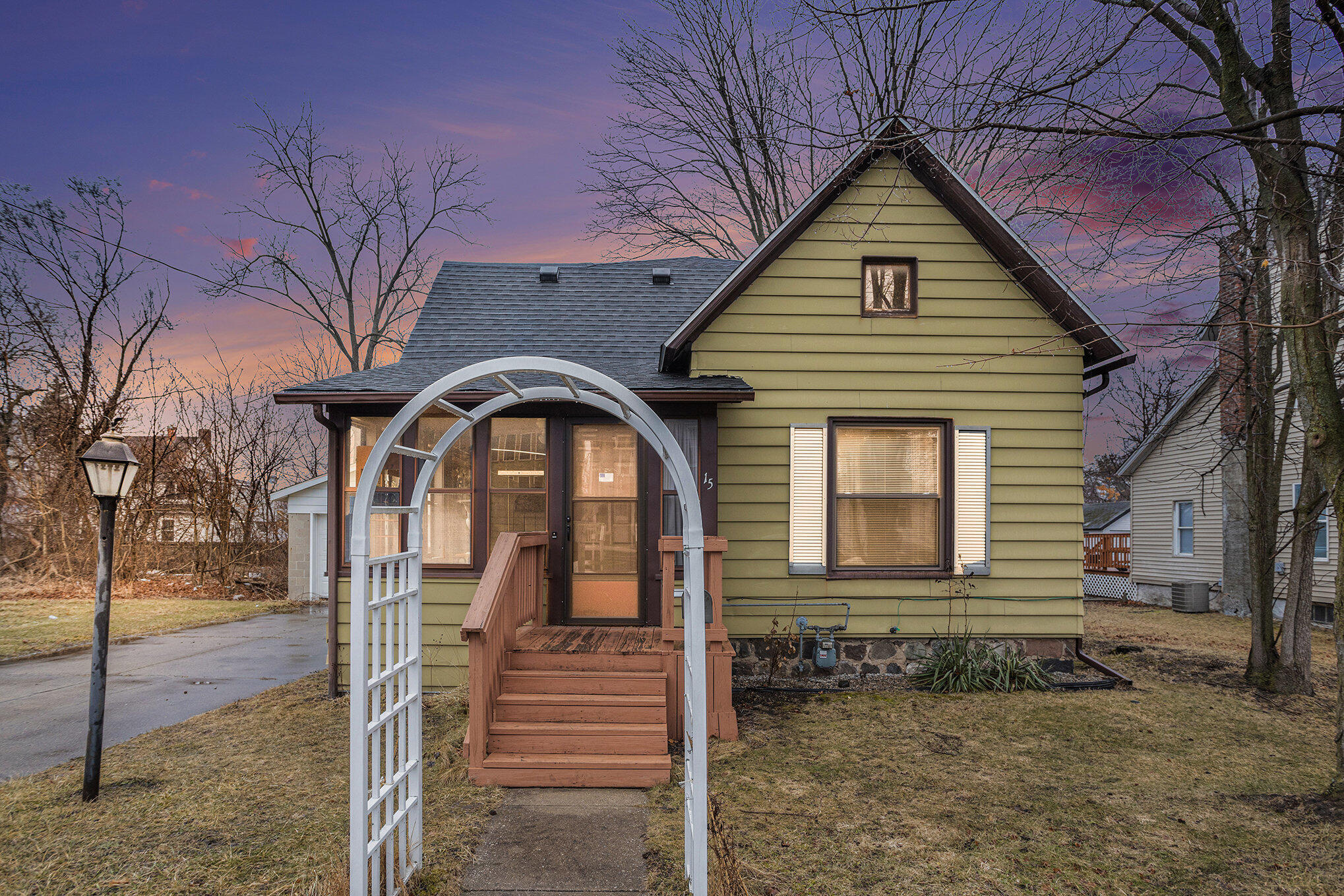 15 E Burnham Street Battle Creek City MI 49015