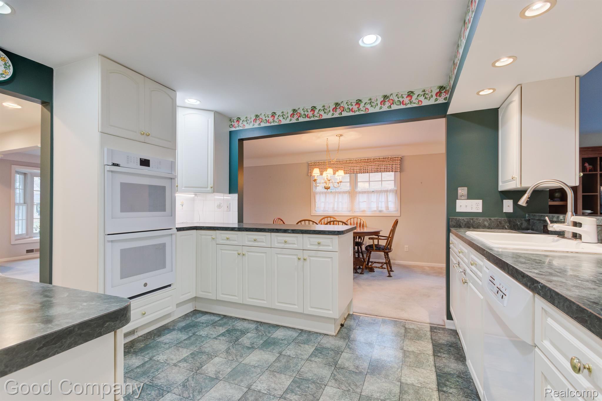 711 Orchard View Drive Royal Oak City MI 48073