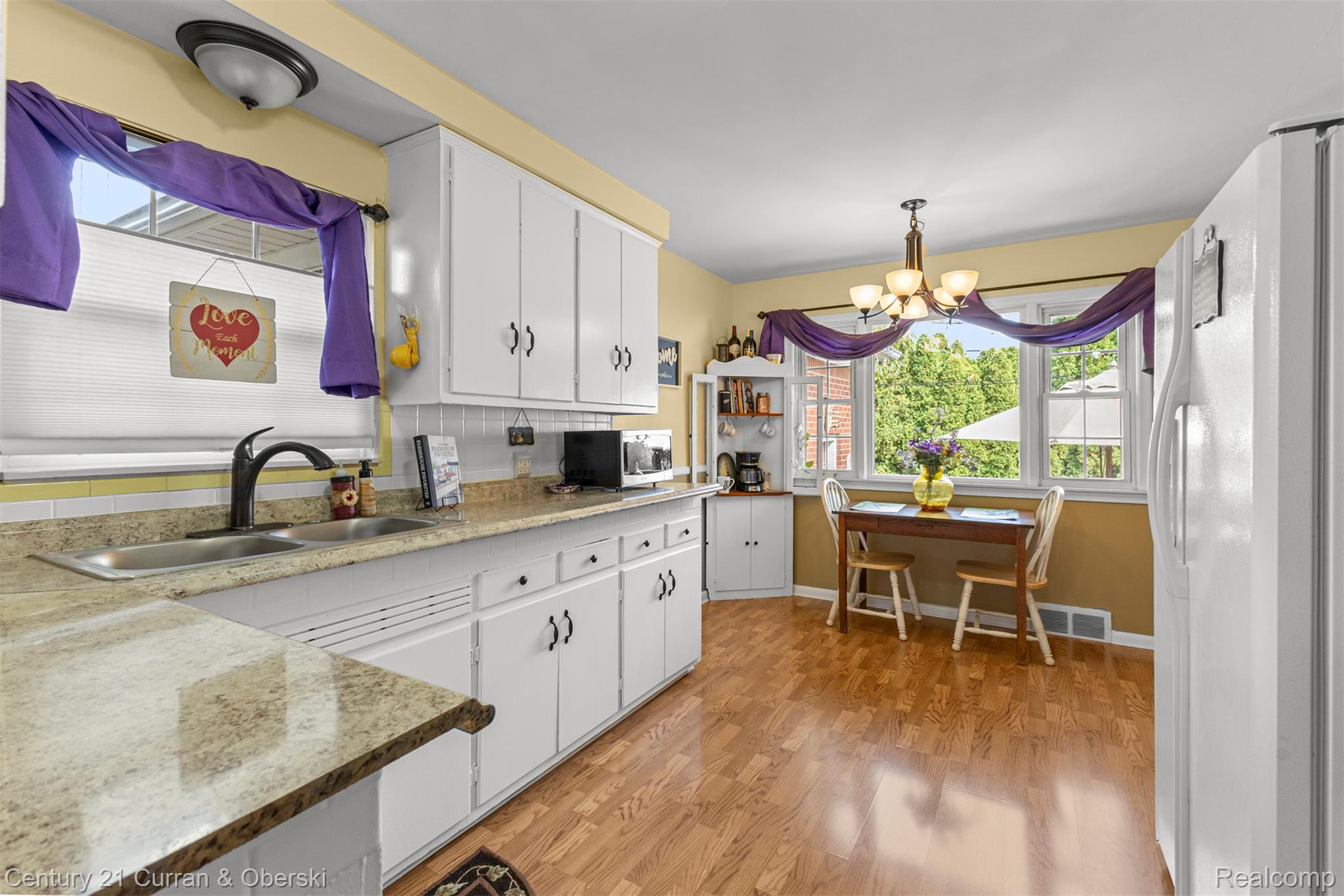 9869 Melbourne Avenue Allen Park City MI 48101