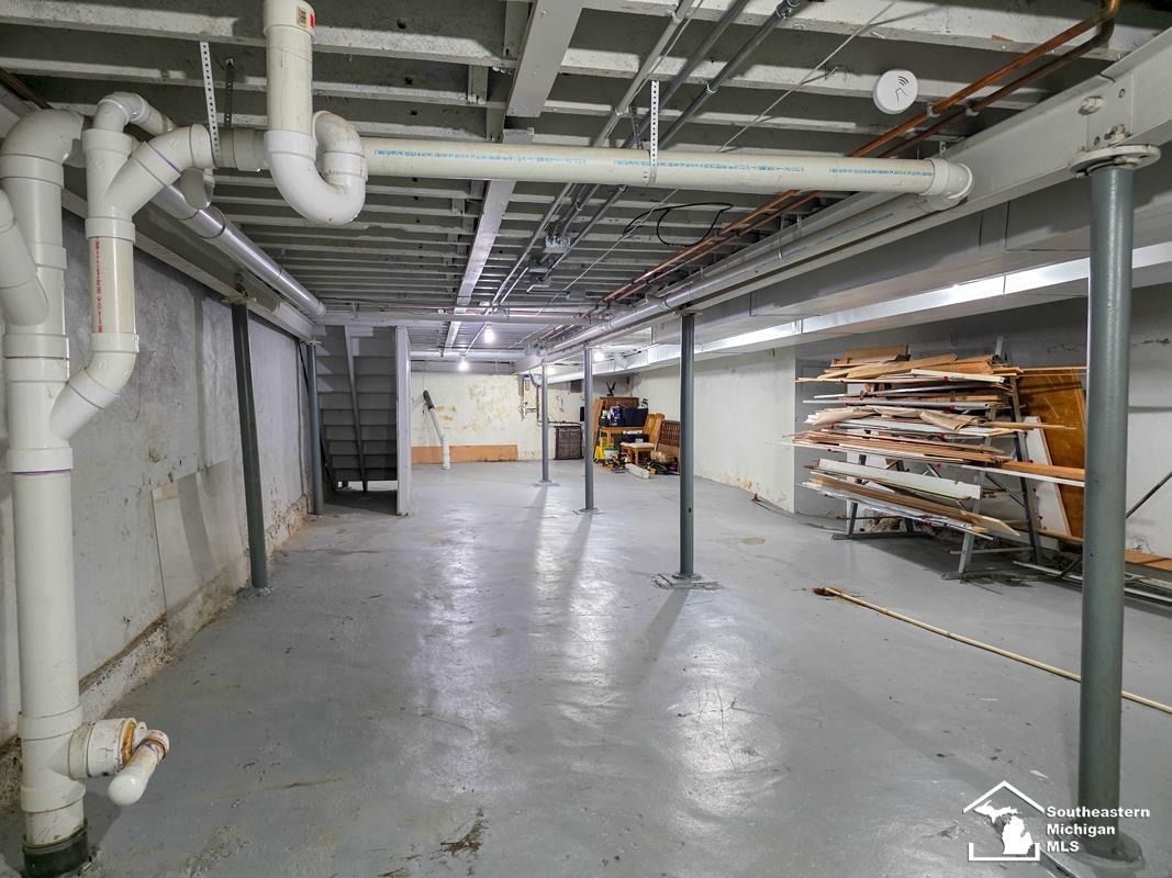 8 E Front Street Monroe City MI 48161