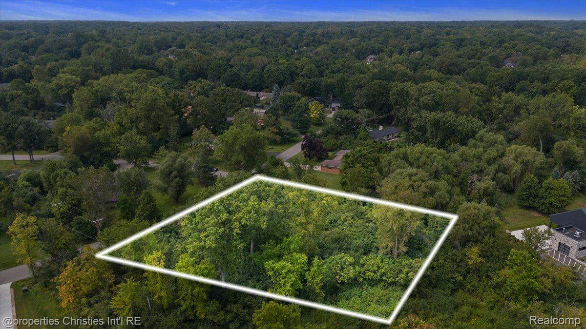 000B Birchway Franklin Village MI 48025