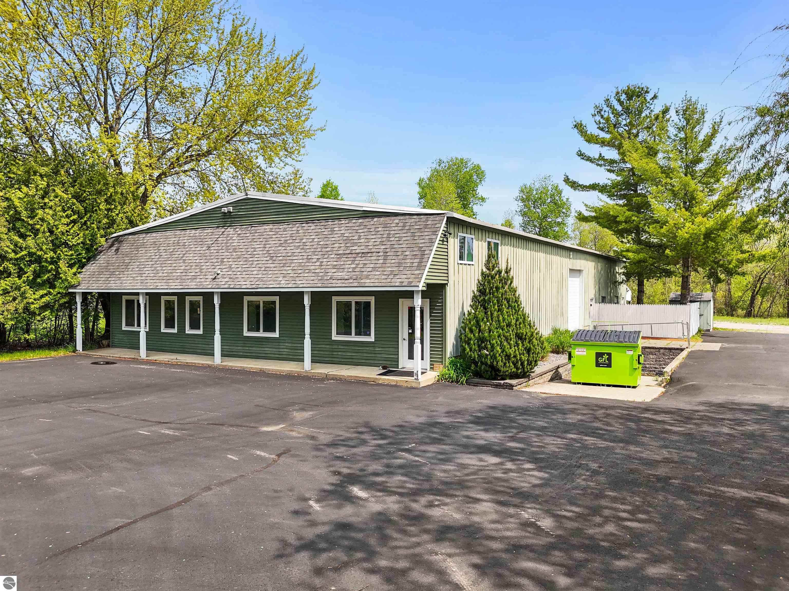 9435 Cherry Bend Road Elmwood Charter Township MI 49684