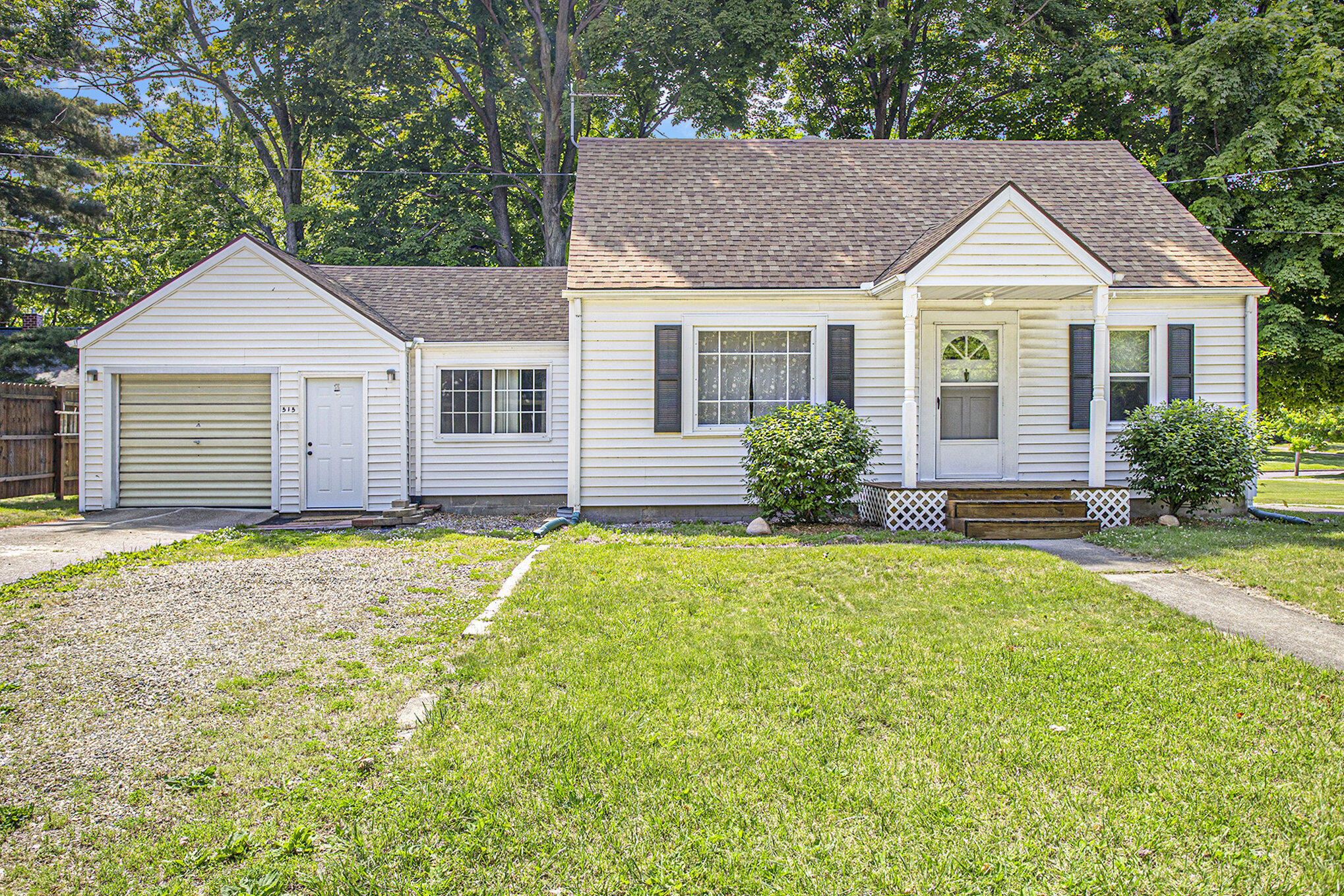 515 Maple Ridge Albion City MI 49224