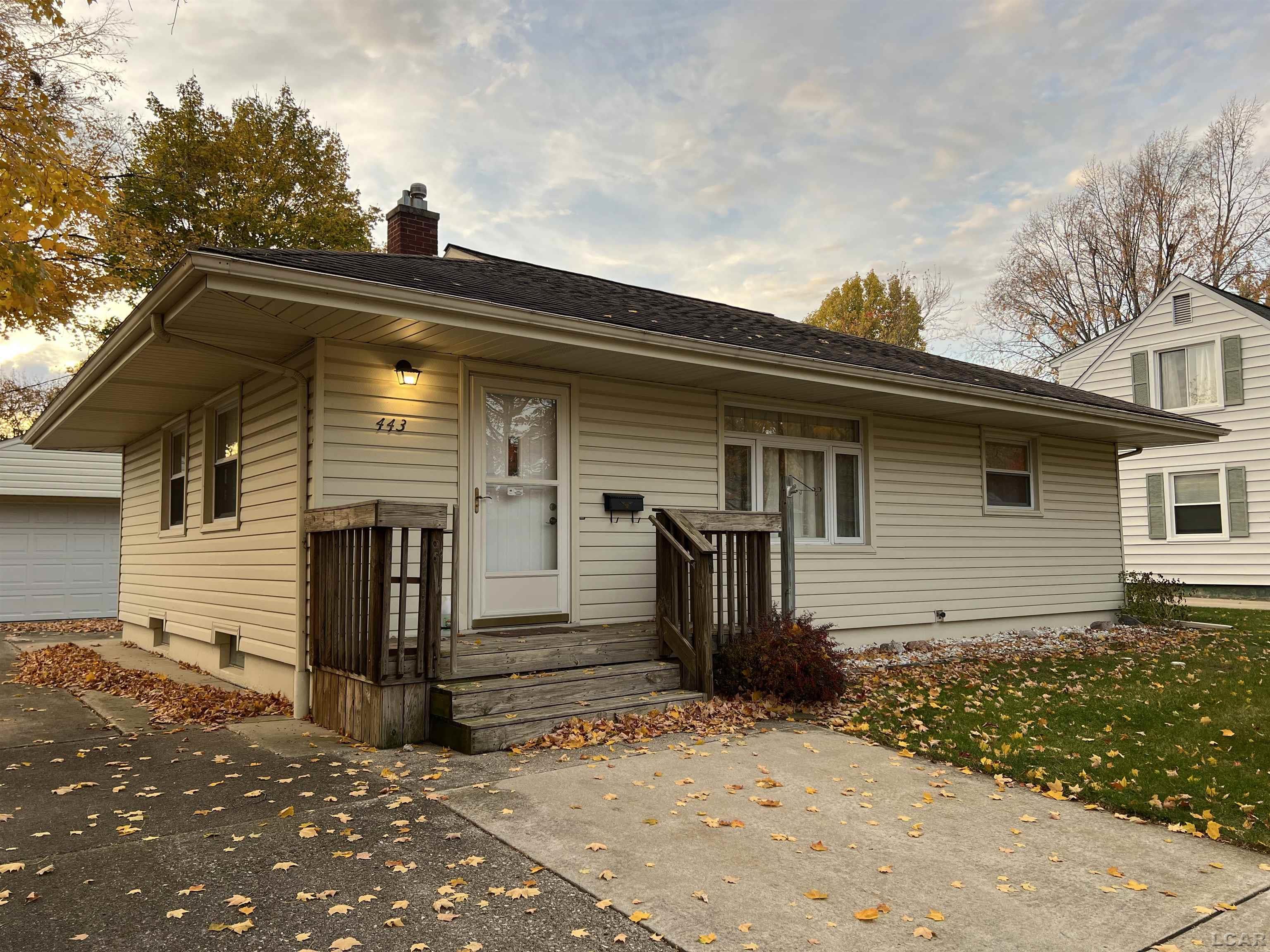 443 Stockford Drive Adrian City MI 49221