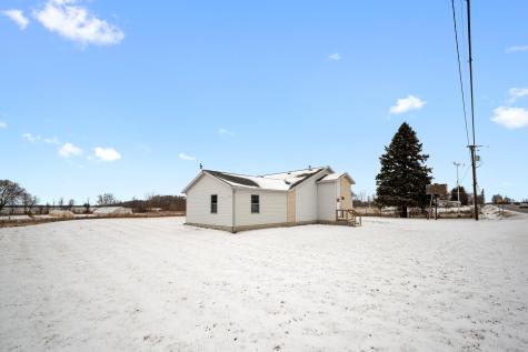 6163 N Meridian Road Edenville Township MI 48628