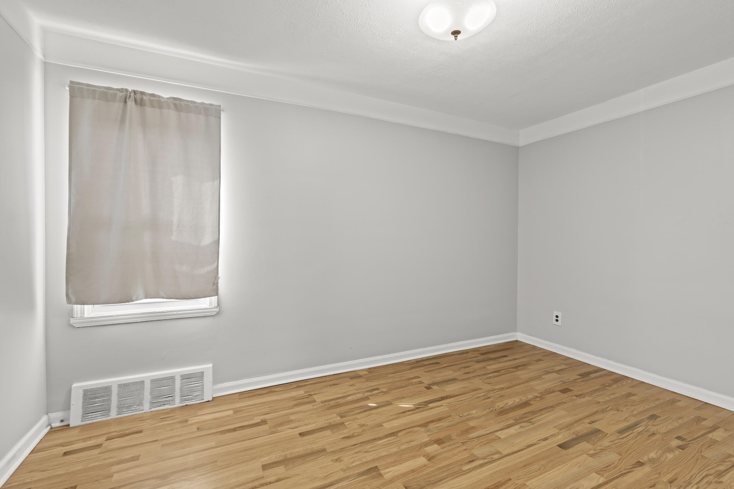 7210 Buckingham Avenue Avenue Allen Park City MI 48101