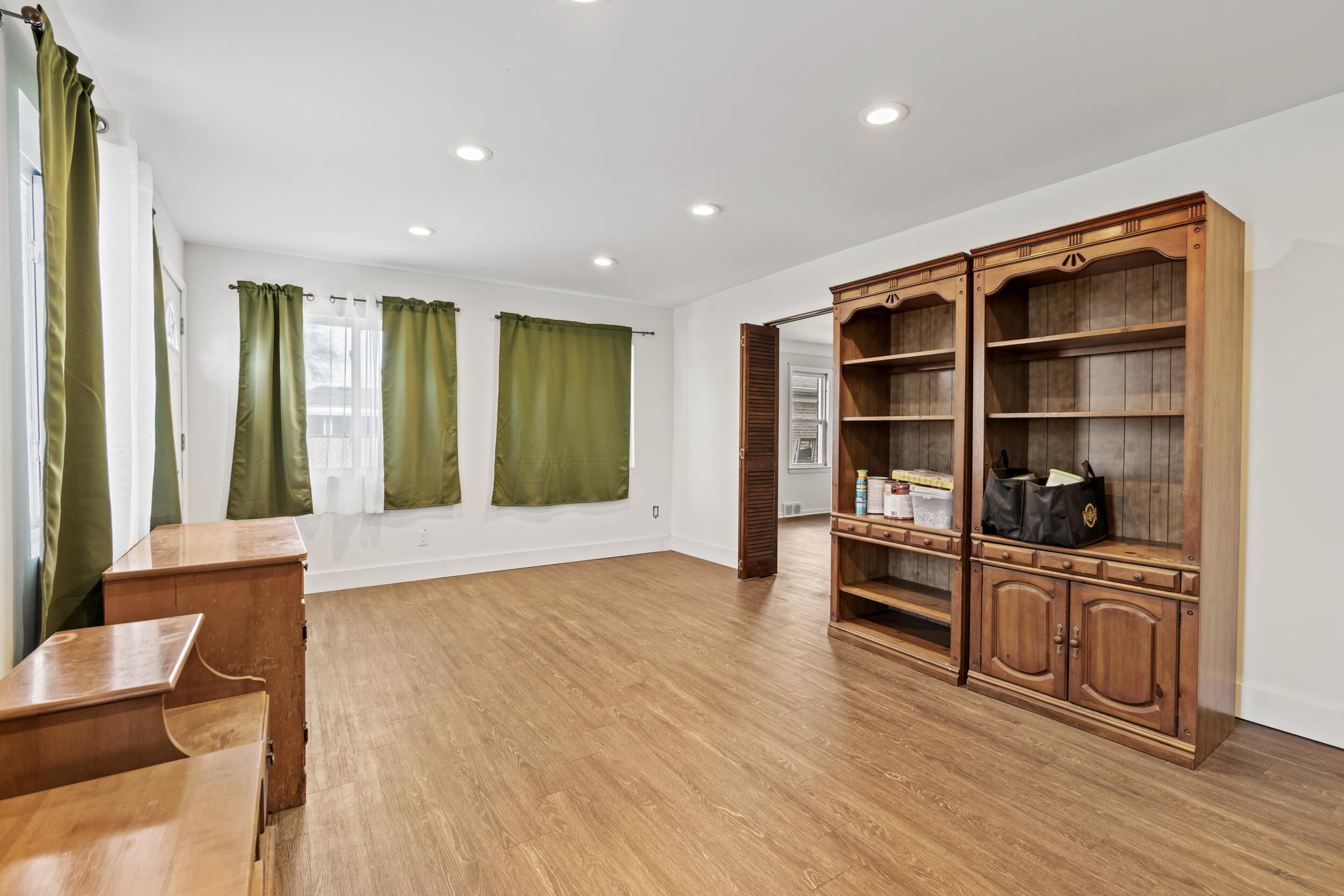 7210 Buckingham Avenue Avenue Allen Park City MI 48101