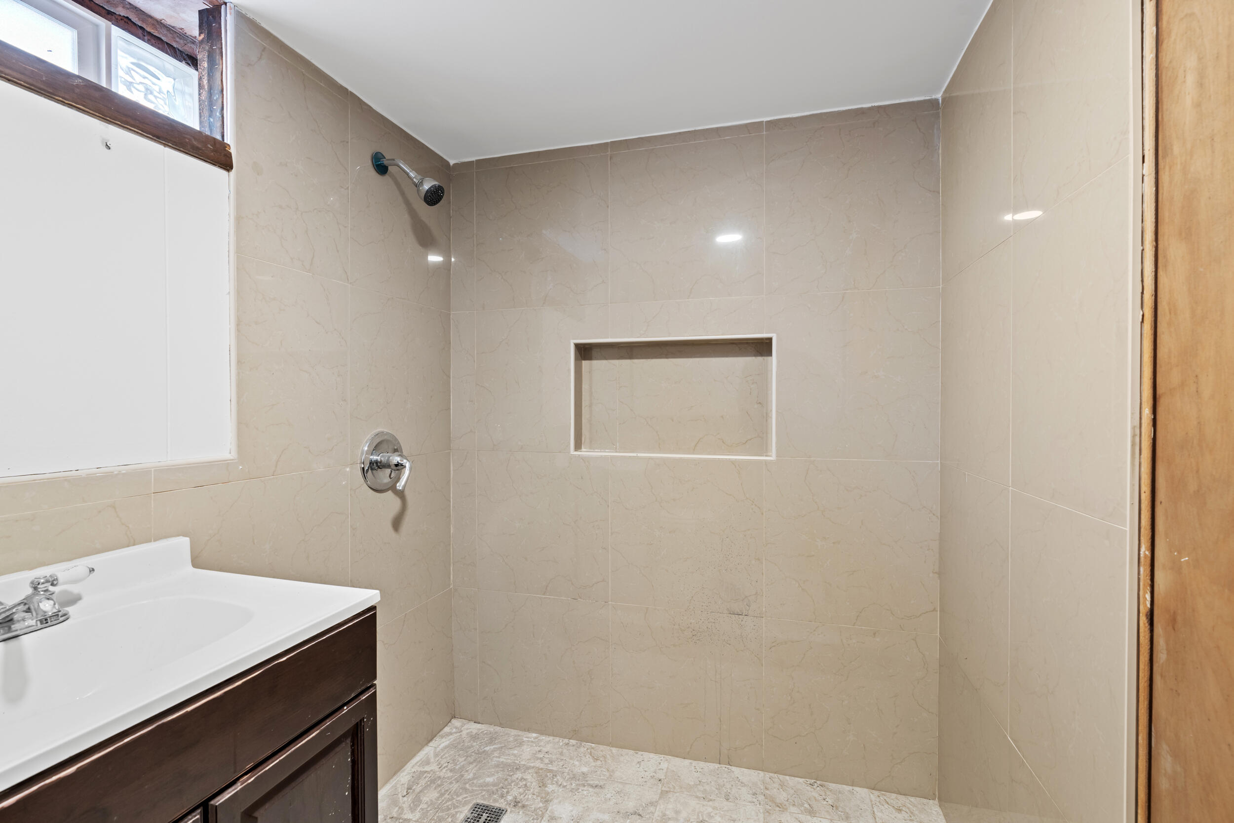 7210 Buckingham Avenue Avenue Allen Park City MI 48101