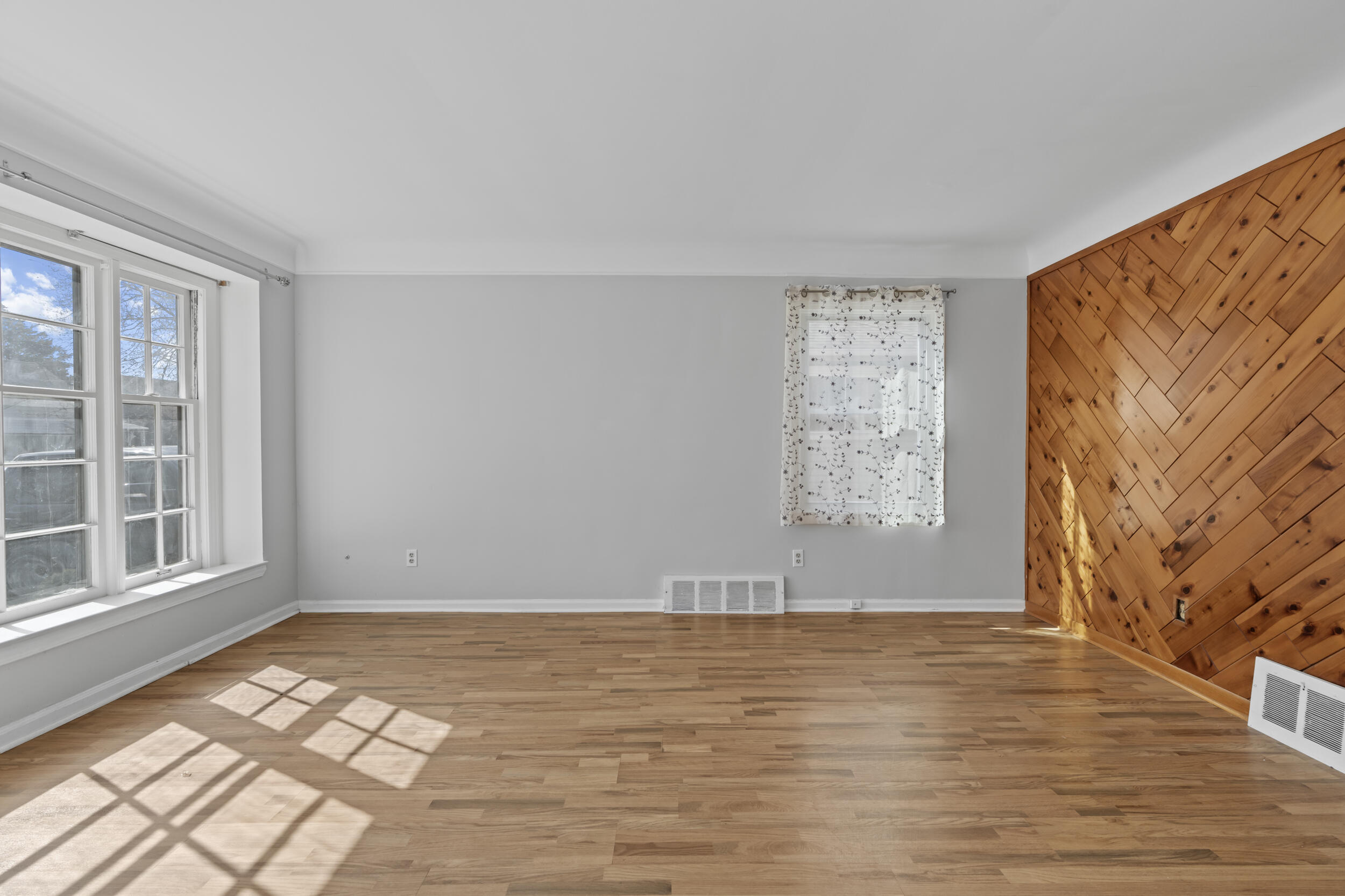 7210 Buckingham Avenue Avenue Allen Park City MI 48101