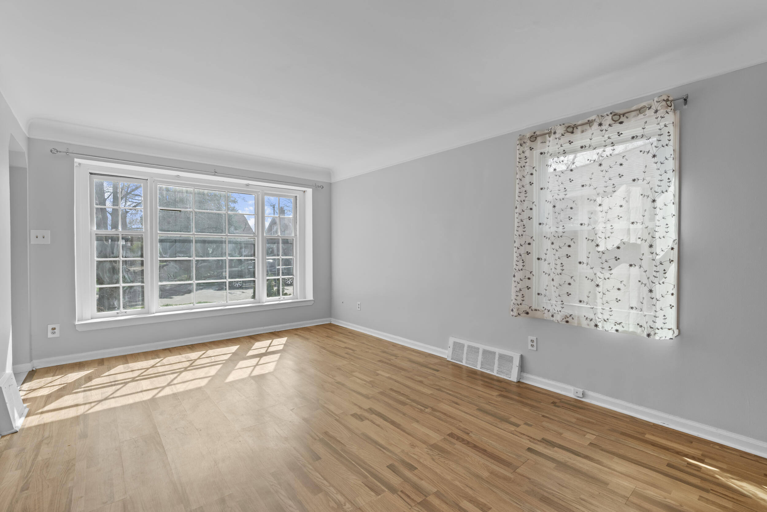 7210 Buckingham Avenue Avenue Allen Park City MI 48101