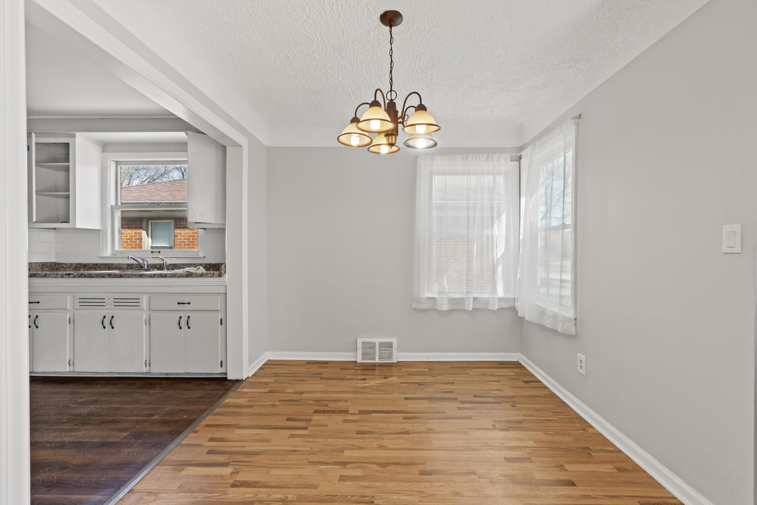 7210 Buckingham Avenue Avenue Allen Park City MI 48101