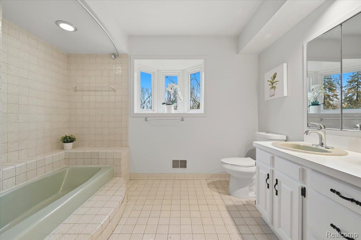 3755 Tremont Lane Ann Arbor City MI 48105