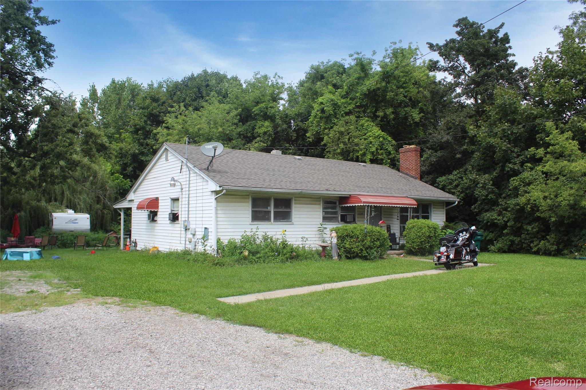 35344 Ecorse Road Romulus City MI 48174