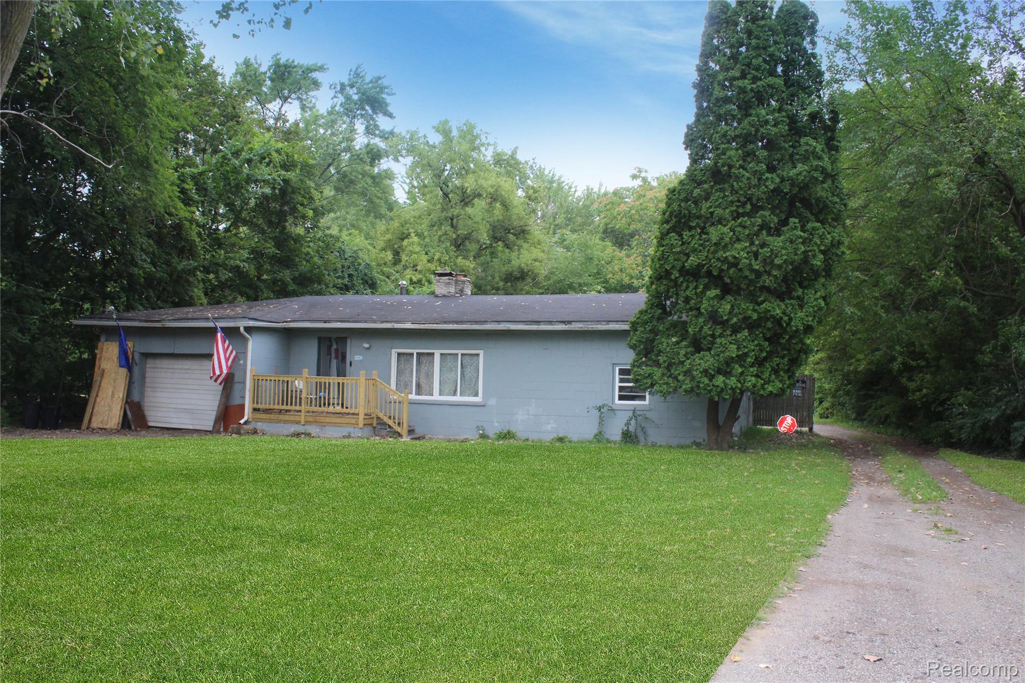 35344 Ecorse Road Romulus City MI 48174