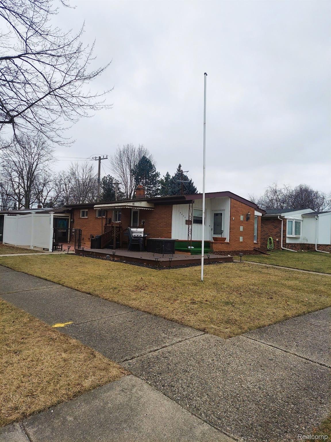 18859 Moore Avenue Allen Park City MI 48101