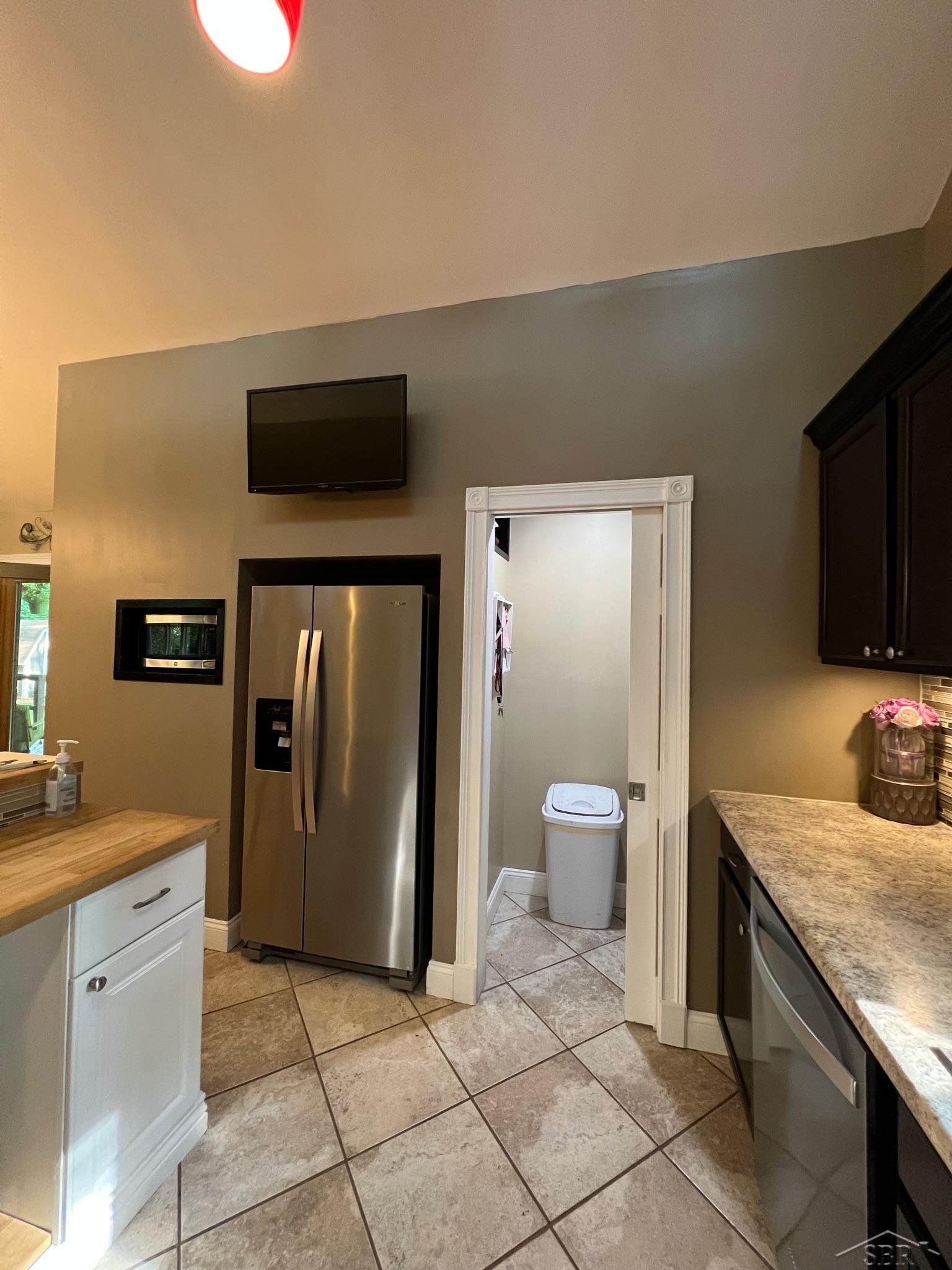634 W Donald Street Jerome Township MI 48657