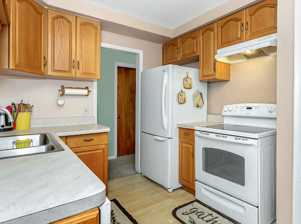 23165 Church Street Oak Park City MI 48237