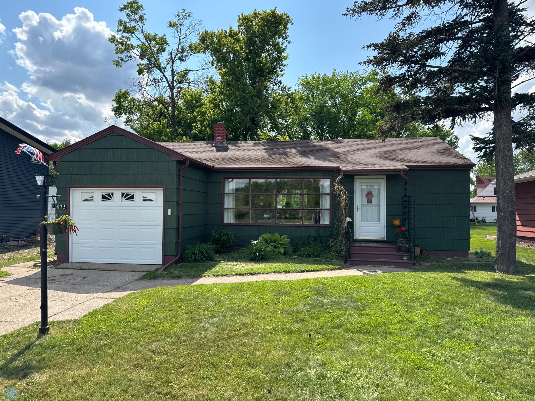 625 8th Avenue NE Valley City ND 58072