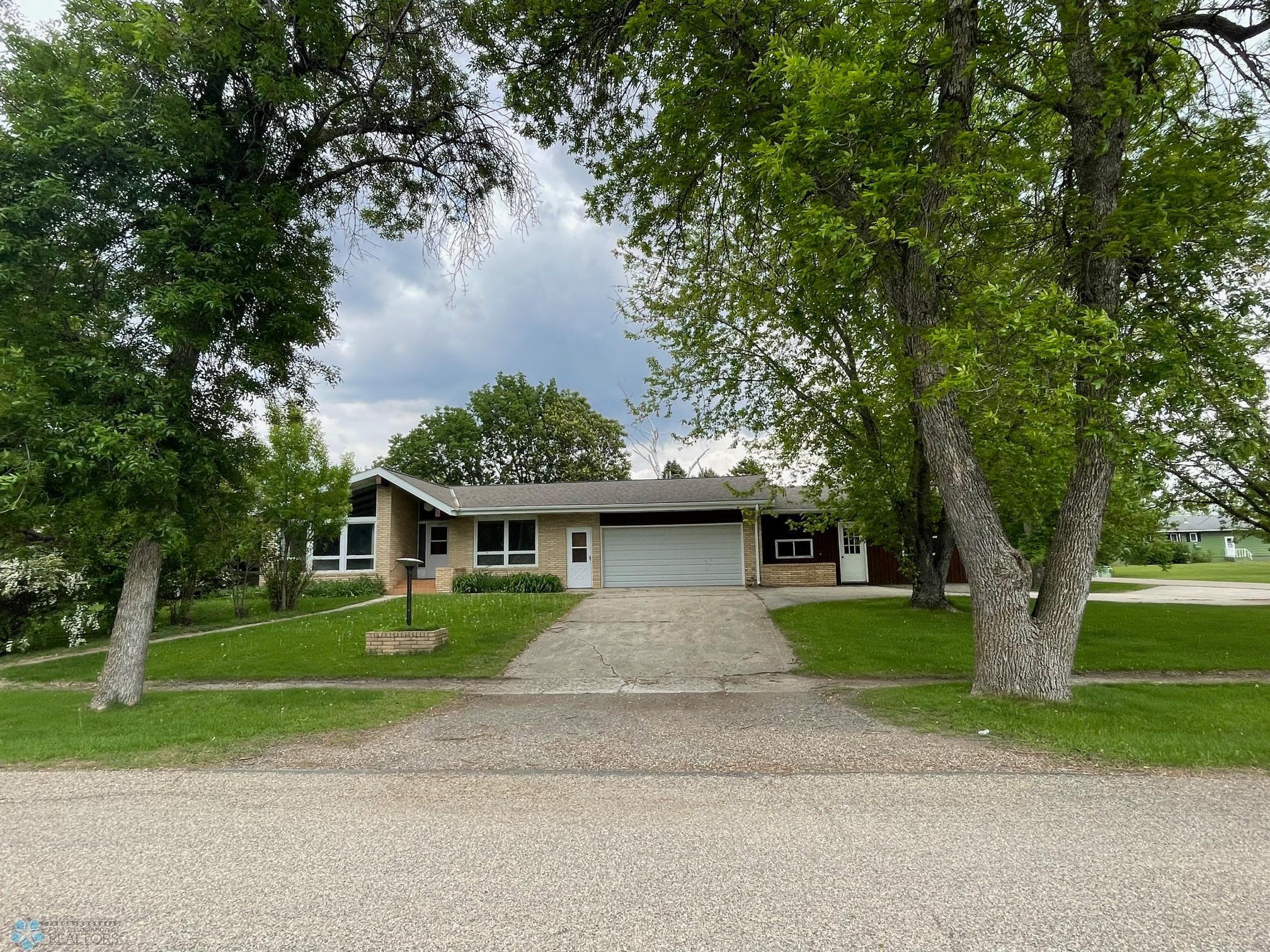 103 4th Street S Fairmount ND 58030