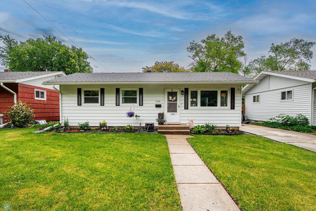 1124 15th Street N Moorhead MN 56560