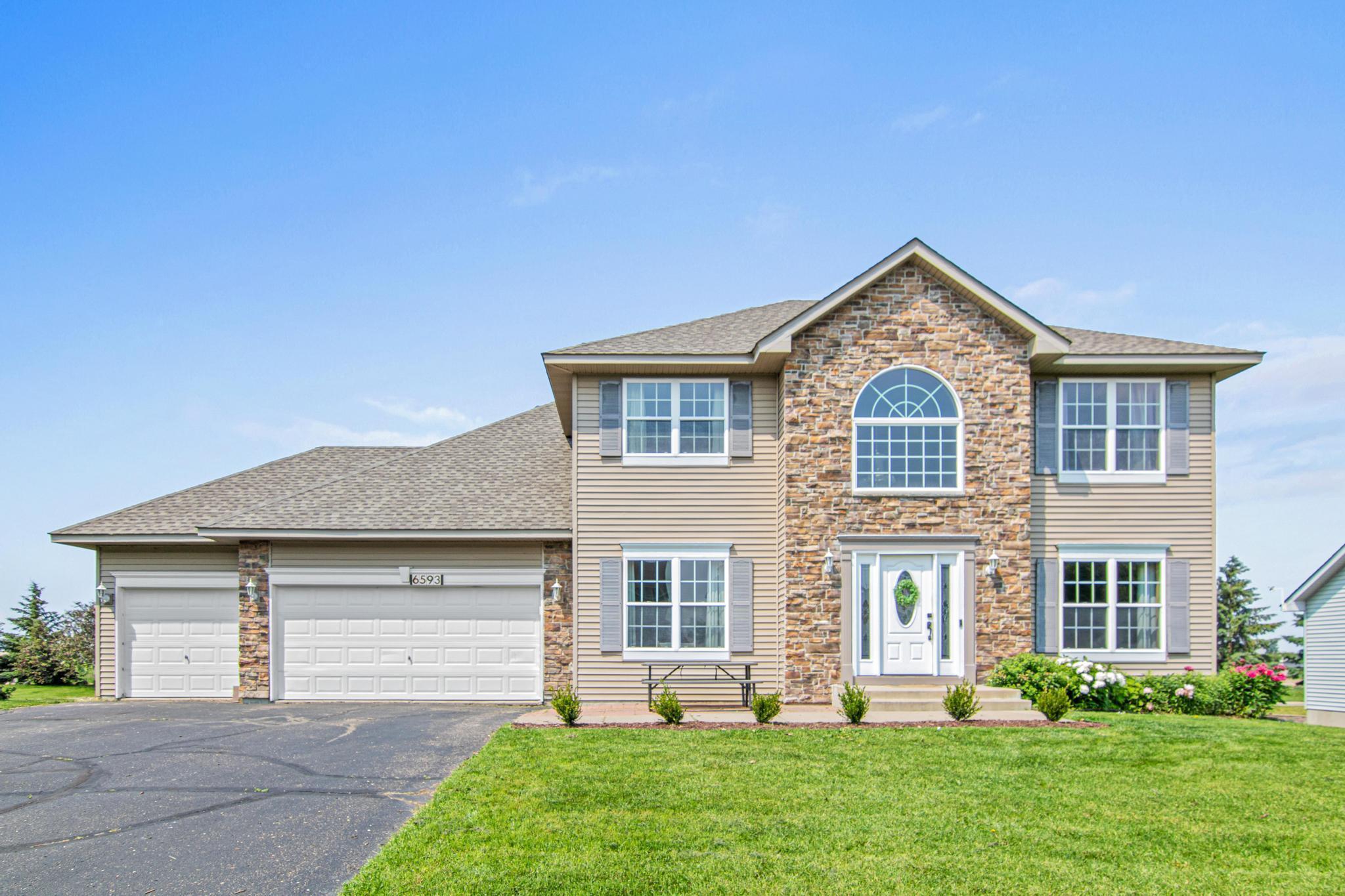6593 Mackenzie Avenue NE Albertville MN 55301