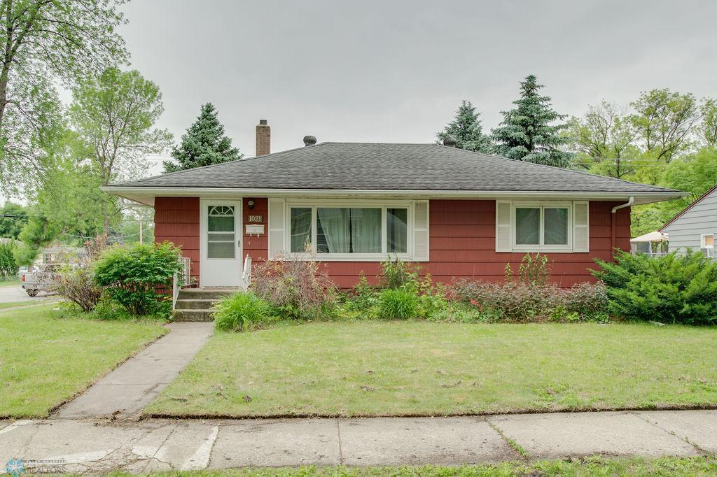 1021 1st Street S Moorhead MN 56560