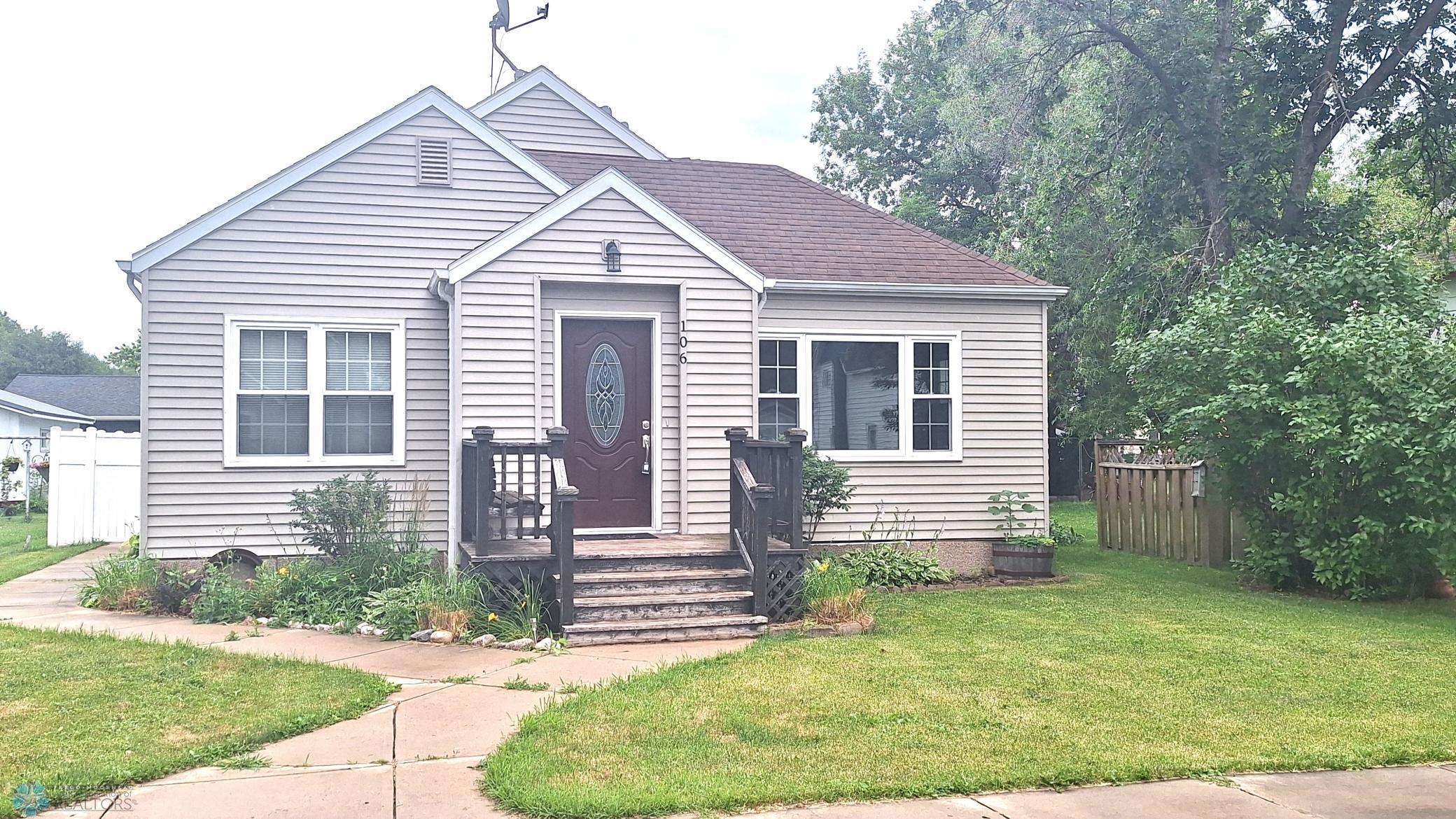 106 E 1st Avenue S Cavalier ND 58220