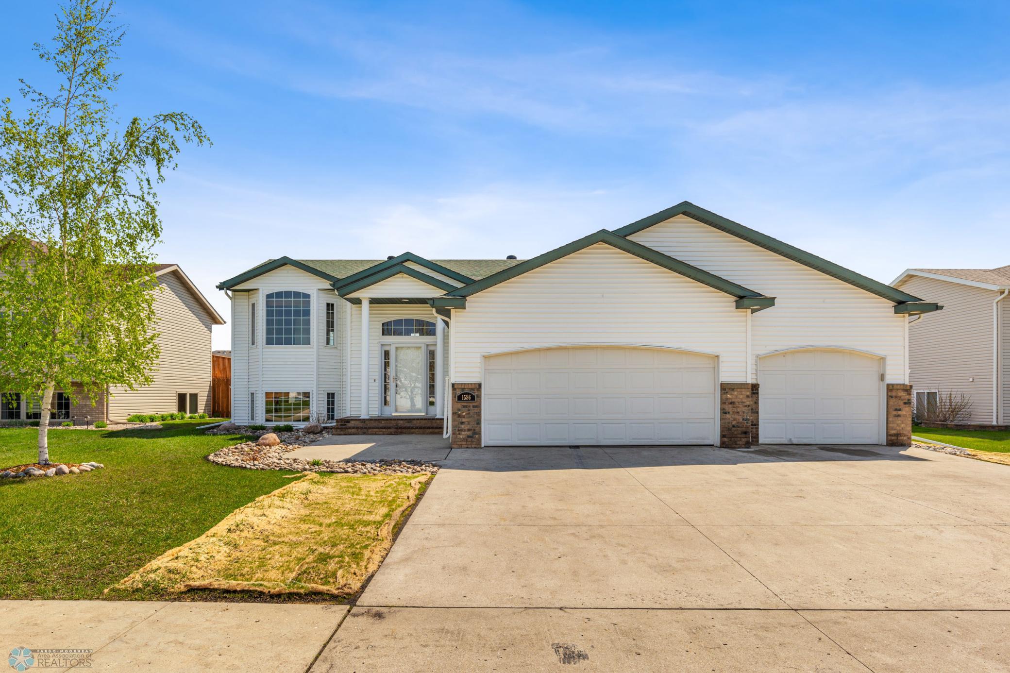 1586 Baywood Drive West Fargo ND 58078