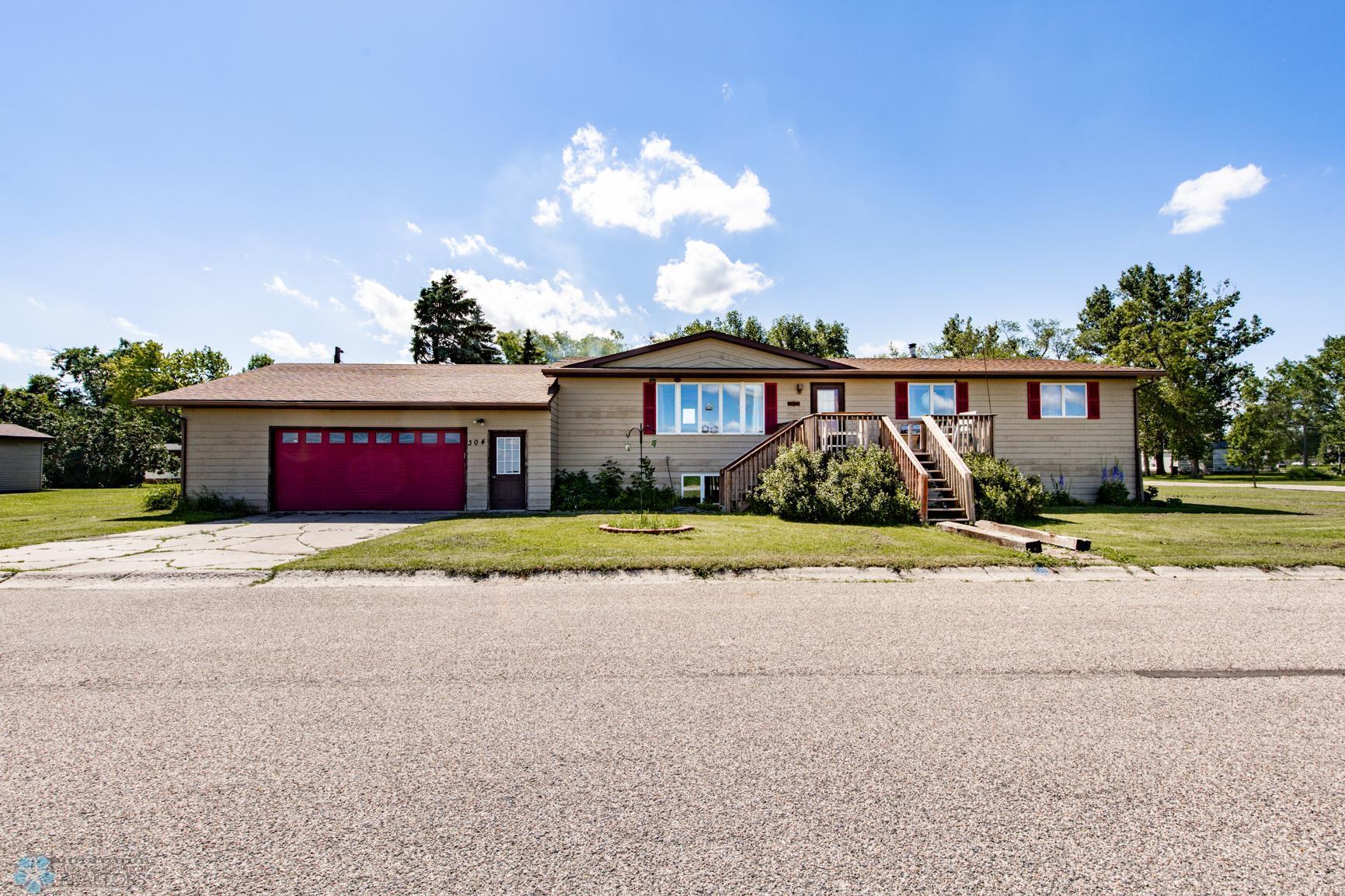 304 J B James Avenue Page ND 58064