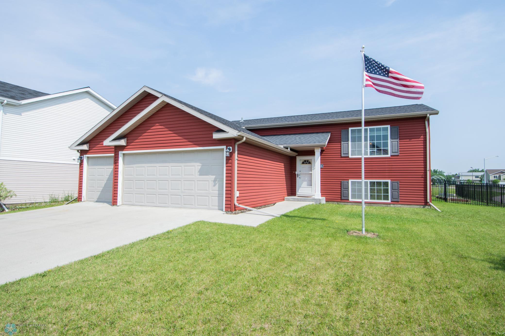 1334 44th Avenue S Moorhead MN 56560