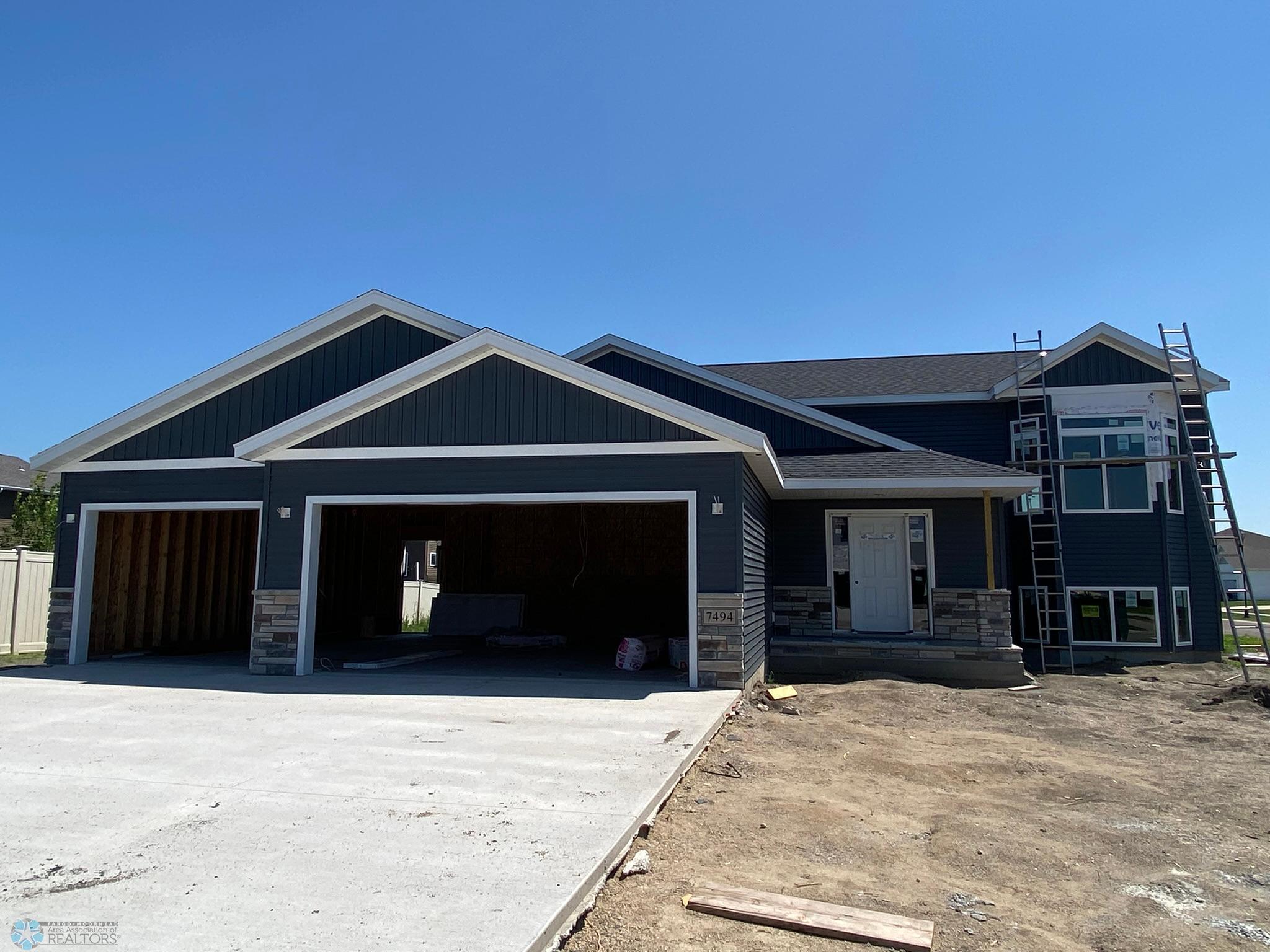 7494 Eagle Pointe Drive S Fargo ND 58104