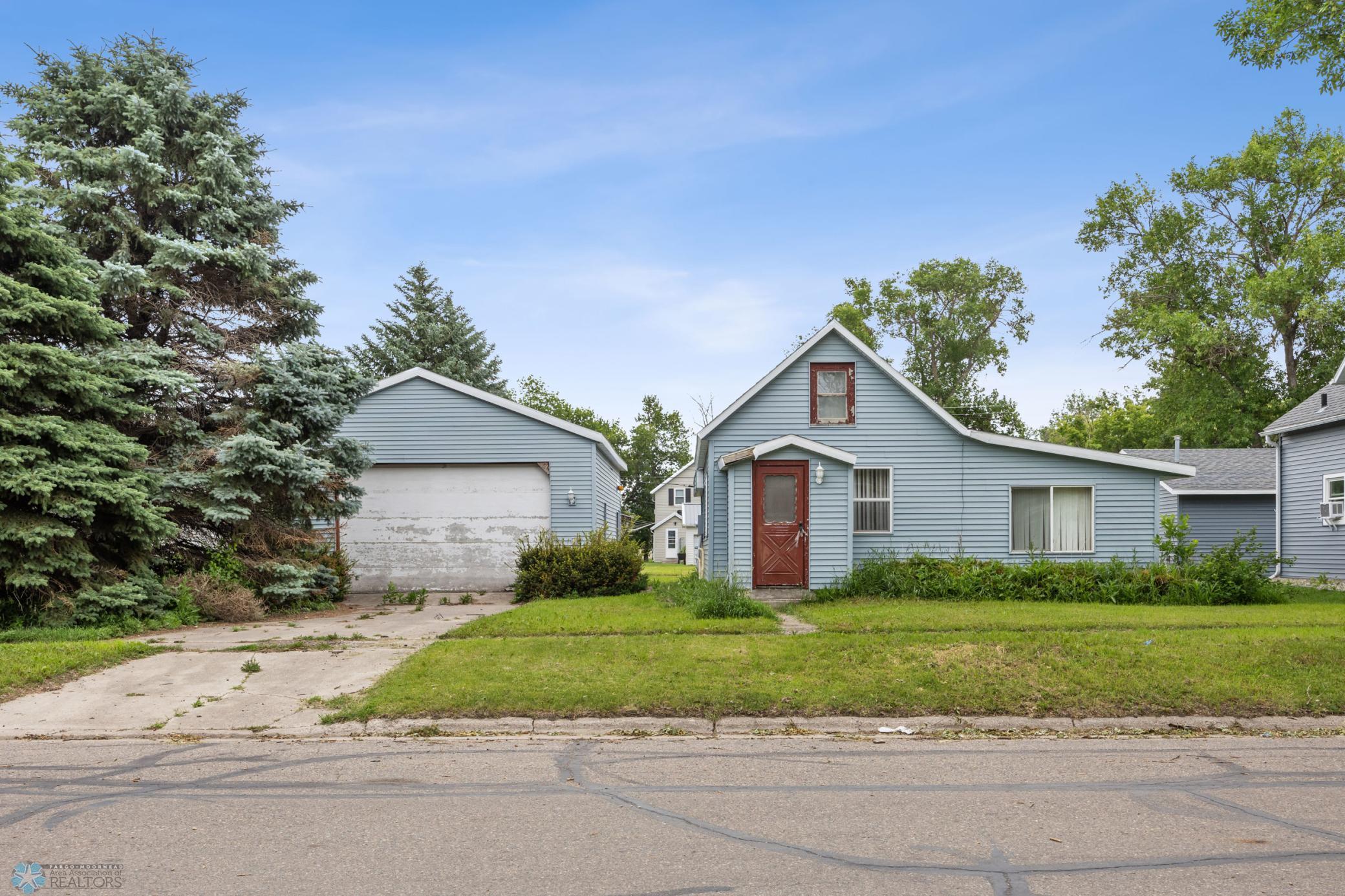 118 2nd Street SW Hillsboro ND 58045