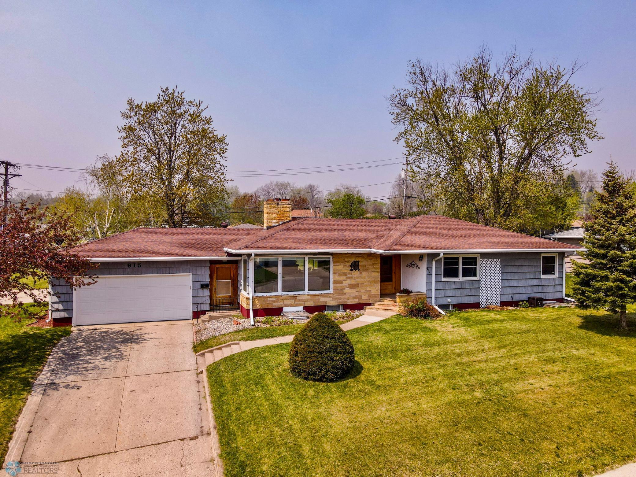 915 2nd Avenue NW Valley City ND 58072