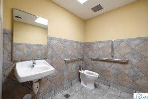 101 W Lind Court Mankato MN 56001