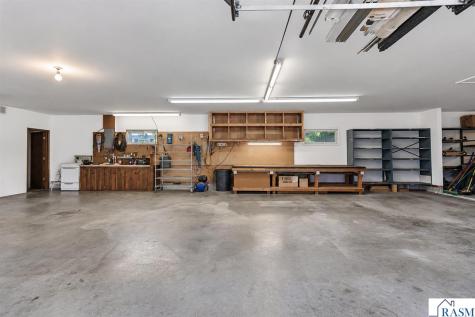 155 S Montgomery Avenue Le Center MN 56057