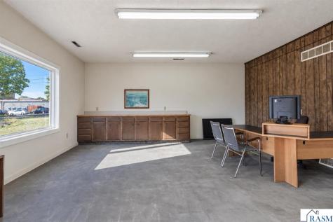 155 S Montgomery Avenue Le Center MN 56057
