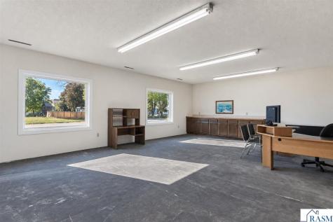 155 S Montgomery Avenue Le Center MN 56057