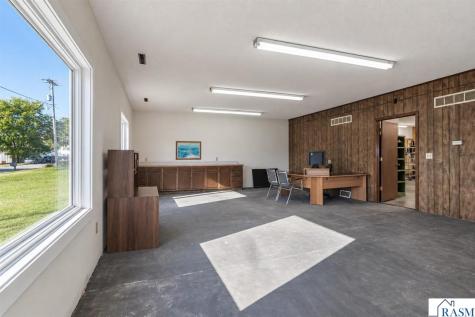155 S Montgomery Avenue Le Center MN 56057