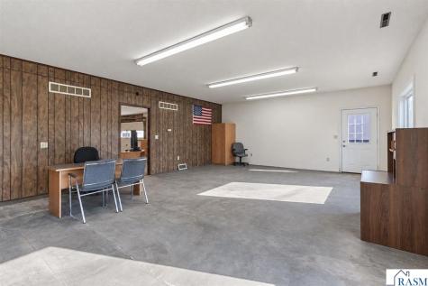 155 S Montgomery Avenue Le Center MN 56057