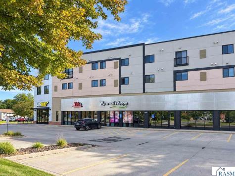 1633 Monks Avenue Mankato MN 56001