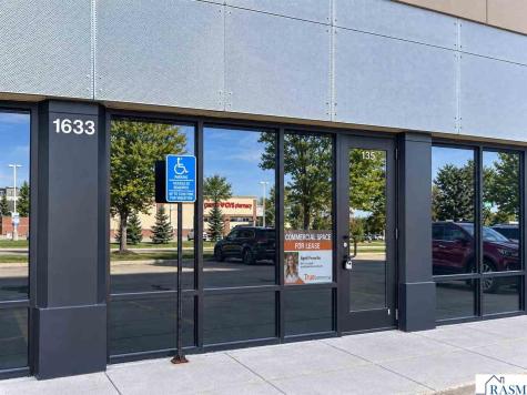 1633 Monks Avenue Mankato MN 56001