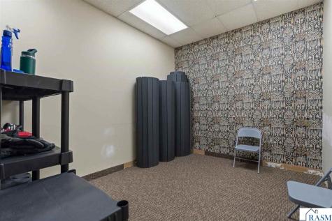 219 S Victory Drive Mankato MN 56001