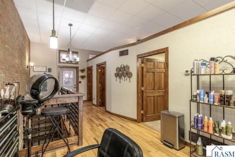 25 S Park Avenue Le Center MN 56057