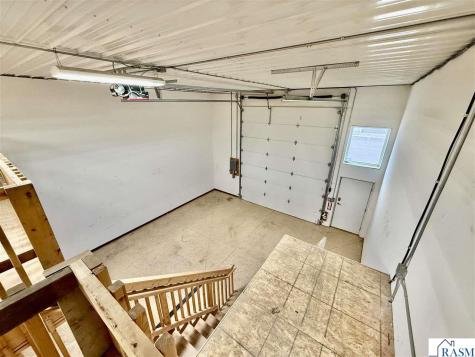 1064 S Victory Drive Mankato MN 56001