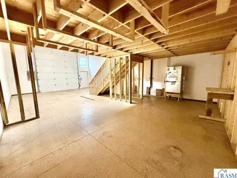 1064 S Victory Drive Mankato MN 56001