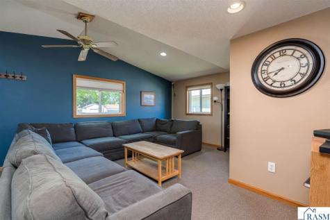1614 3rd Avenue Mankato MN 56001