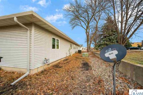 311 S Nicollet Street Blue Earth MN 56013