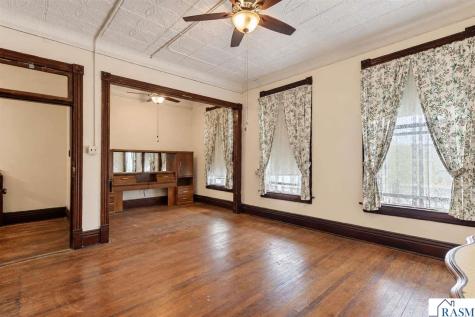 123 N Minnesota Street New Ulm MN 56073-999