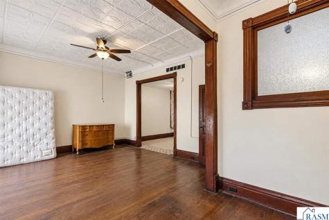 123 N Minnesota Street New Ulm MN 56073-999