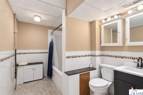 123 N Minnesota Street New Ulm MN 56073-999